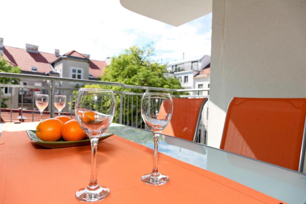 3 Rooms Sunny Apartments-Schoenbrunn, 100M2 With Balcony Wien Zimmer foto